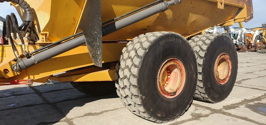 Volvo A 40 F - Zglobni istovarivač: slika Volvo A 40 F - Zglobni istovarivač Volvo A 40 F - Zglobni istovarivač: slika Volvo A 40 F - Zglobni istovarivač