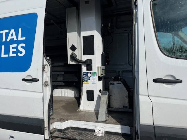 Podizna platforma montirana na kamion Palfinger P 130 V | 2013: slika Podizna platforma montirana na kamion Palfinger P 130 V | 2013
