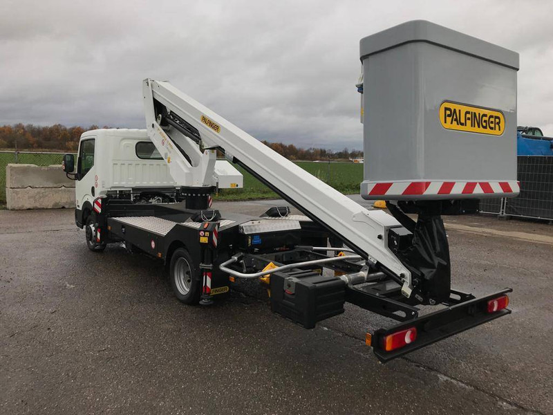 Palfinger P 200 T X E | 2019 - Podizna platforma montirana na kamion: slika Palfinger P 200 T X E | 2019 - Podizna platforma montirana na kamion Palfinger P 200 T X E | 2019 - Podizna platforma montirana na kamion: slika Palfinger P 200 T X E | 2019 - Podizna platforma montirana na kamion