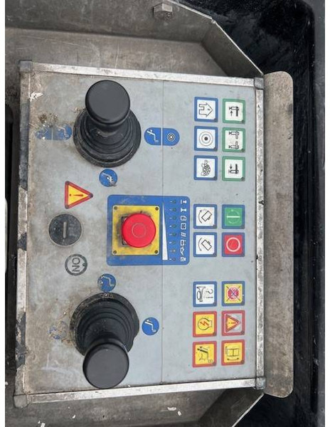 Palfinger P 260 B | 2014 - Podizna platforma montirana na kamion: slika Palfinger P 260 B | 2014 - Podizna platforma montirana na kamion Palfinger P 260 B | 2014 - Podizna platforma montirana na kamion: slika Palfinger P 260 B | 2014 - Podizna platforma montirana na kamion
