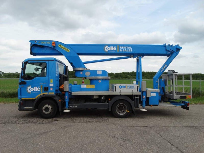 Palfinger P 300 KS | 2015 - Podizna platforma montirana na kamion: slika Palfinger P 300 KS | 2015 - Podizna platforma montirana na kamion Palfinger P 300 KS | 2015 - Podizna platforma montirana na kamion: slika Palfinger P 300 KS | 2015 - Podizna platforma montirana na kamion