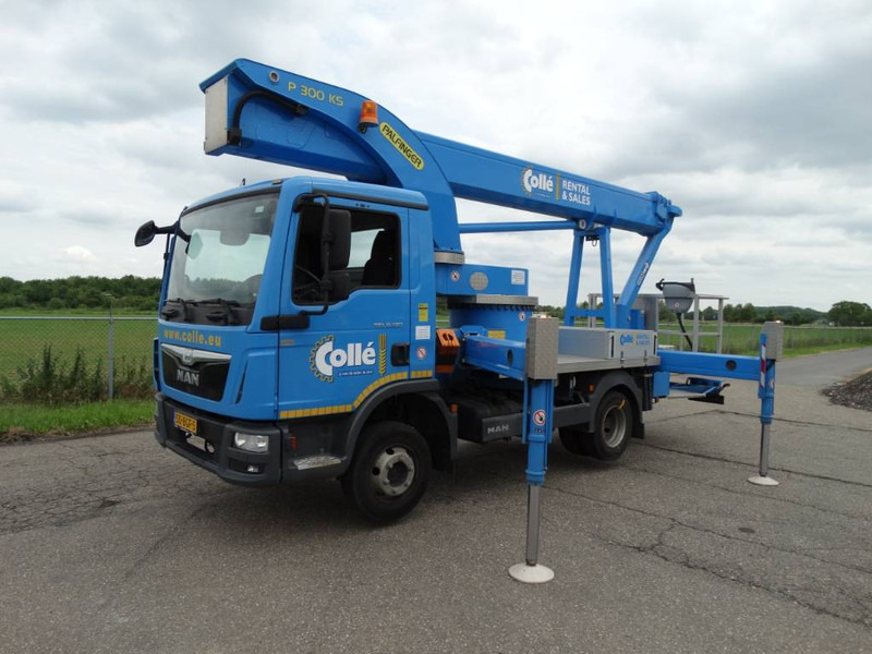 Palfinger P 300 KS | 2015 - Podizna platforma montirana na kamion: slika Palfinger P 300 KS | 2015 - Podizna platforma montirana na kamion Palfinger P 300 KS | 2015 - Podizna platforma montirana na kamion: slika Palfinger P 300 KS | 2015 - Podizna platforma montirana na kamion