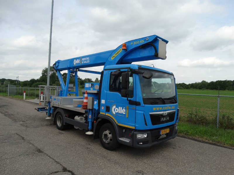 Palfinger P 300 KS | 2015 - Podizna platforma montirana na kamion: slika Palfinger P 300 KS | 2015 - Podizna platforma montirana na kamion Palfinger P 300 KS | 2015 - Podizna platforma montirana na kamion: slika Palfinger P 300 KS | 2015 - Podizna platforma montirana na kamion