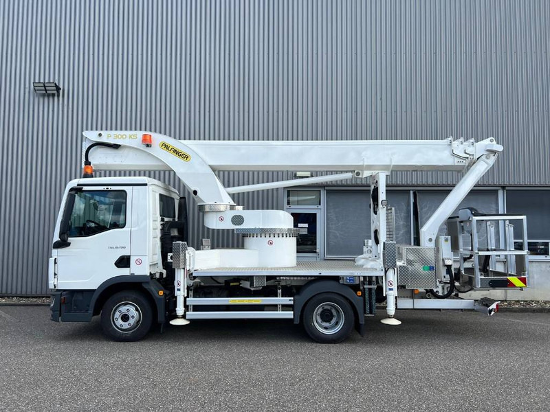 Palfinger P 300 KS | 2023 - Podizna platforma montirana na kamion: slika Palfinger P 300 KS | 2023 - Podizna platforma montirana na kamion Palfinger P 300 KS | 2023 - Podizna platforma montirana na kamion: slika Palfinger P 300 KS | 2023 - Podizna platforma montirana na kamion