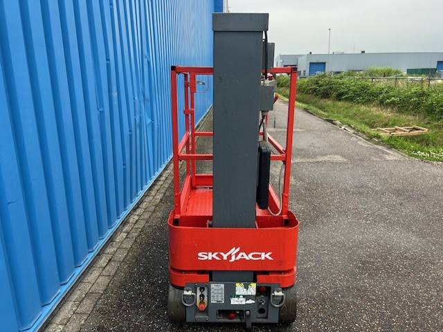 Skyjack SJ 12 | 2013 - Platforma za podizanje stupa u okomitom položaju: slika Skyjack SJ 12 | 2013 - Platforma za podizanje stupa u okomitom položaju Skyjack SJ 12 | 2013 - Platforma za podizanje stupa u okomitom položaju: slika Skyjack SJ 12 | 2013 - Platforma za podizanje stupa u okomitom položaju