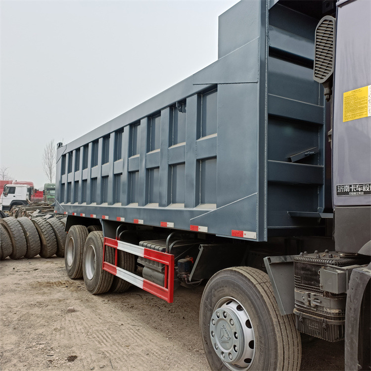SINOTRUCK HOWO - Kiper: slika SINOTRUCK HOWO - Kiper SINOTRUCK HOWO - Kiper: slika SINOTRUCK HOWO - Kiper