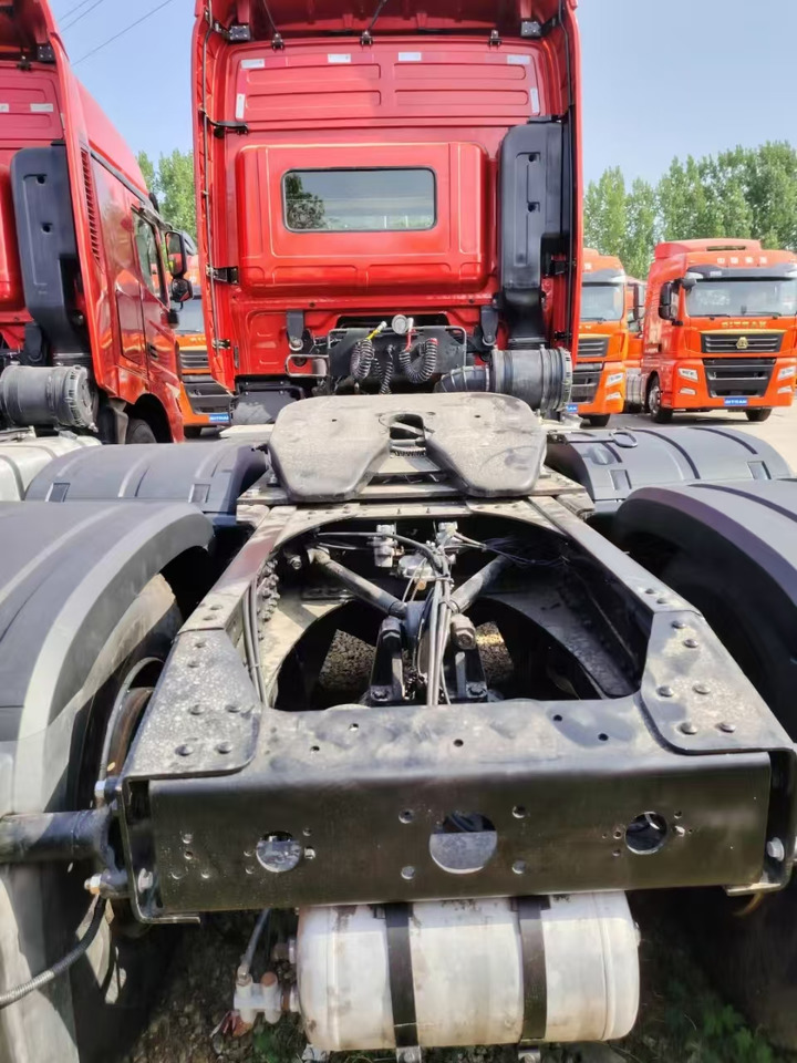 SINOTRUCK HOWO - Tegljač: slika SINOTRUCK HOWO - Tegljač SINOTRUCK HOWO - Tegljač: slika SINOTRUCK HOWO - Tegljač