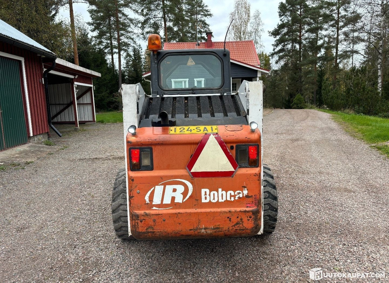 Bobcat 863, 2001, 2.7 L, 5,120 h Loader, Askola - Mini utovarivač: slika Bobcat 863, 2001, 2.7 L, 5,120 h Loader, Askola - Mini utovarivač Bobcat 863, 2001, 2.7 L, 5,120 h Loader, Askola - Mini utovarivač: slika Bobcat 863, 2001, 2.7 L, 5,120 h Loader, Askola - Mini utovarivač