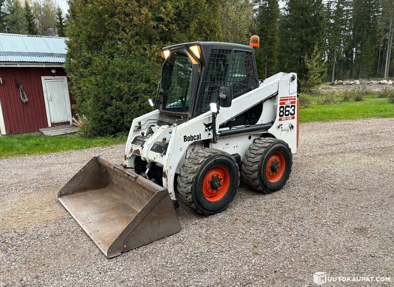 Bobcat 863, 2001, 2.7 L, 5,120 h Loader, Askola - Mini utovarivač: slika Bobcat 863, 2001, 2.7 L, 5,120 h Loader, Askola - Mini utovarivač Bobcat 863, 2001, 2.7 L, 5,120 h Loader, Askola - Mini utovarivač: slika Bobcat 863, 2001, 2.7 L, 5,120 h Loader, Askola - Mini utovarivač