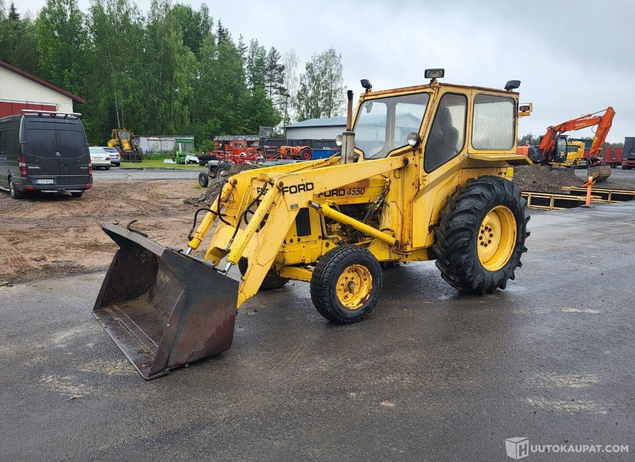 Ford 4550, 1971, Diesel Traktori + etukuormaaja MTK25, Virrat - Traktor: slika  Ford 4550, 1971, Diesel Traktori + etukuormaaja MTK25, Virrat - Traktor Ford 4550, 1971, Diesel Traktori + etukuormaaja MTK25, Virrat - Traktor: slika  Ford 4550, 1971, Diesel Traktori + etukuormaaja MTK25, Virrat - Traktor