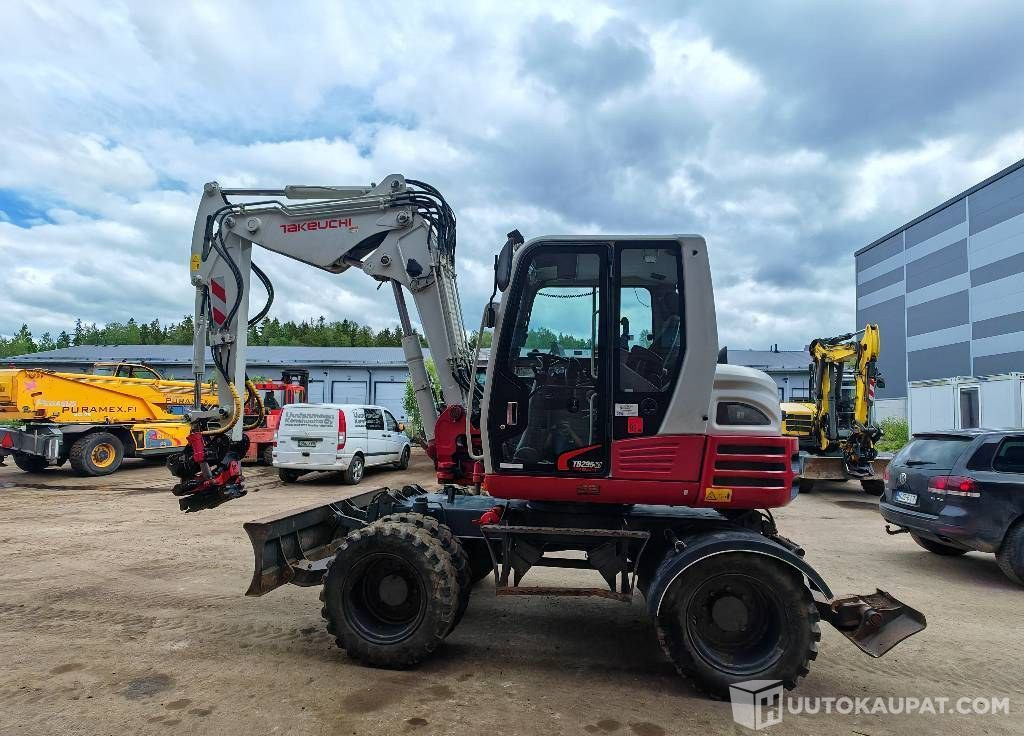 Takeuchi TB295W, 2014, 11 000 h Kaivinkone, Kerava - Građevinski strojevi: slika Takeuchi TB295W, 2014, 11 000 h Kaivinkone, Kerava - Građevinski strojevi Takeuchi TB295W, 2014, 11 000 h Kaivinkone, Kerava - Građevinski strojevi: slika Takeuchi TB295W, 2014, 11 000 h Kaivinkone, Kerava - Građevinski strojevi