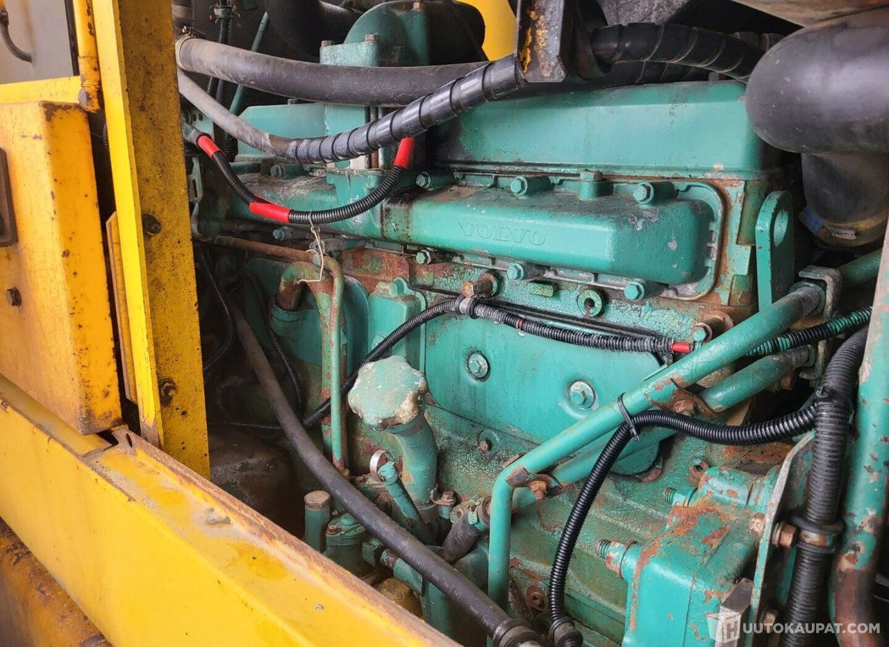 Volvo L70B, 1994, 5.5 l, Diesel, 45 327 h Pyöräkuormaaja, Virrat - Građevinski strojevi: slika Volvo L70B, 1994, 5.5 l, Diesel, 45 327 h Pyöräkuormaaja, Virrat - Građevinski strojevi Volvo L70B, 1994, 5.5 l, Diesel, 45 327 h Pyöräkuormaaja, Virrat - Građevinski strojevi: slika Volvo L70B, 1994, 5.5 l, Diesel, 45 327 h Pyöräkuormaaja, Virrat - Građevinski strojevi