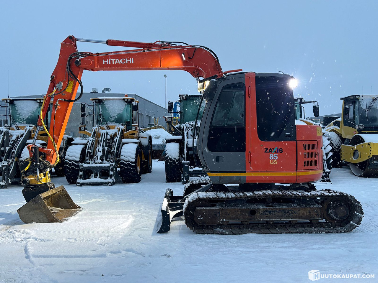 Hitachi Zaxis ZX85 with mono boom + Engcon. 2004. Tracked excavator, Tornio - Bager gusjeničar: slika Hitachi Zaxis ZX85 with mono boom + Engcon. 2004. Tracked excavator, Tornio - Bager gusjeničar Hitachi Zaxis ZX85 with mono boom + Engcon. 2004. Tracked excavator, Tornio - Bager gusjeničar: slika Hitachi Zaxis ZX85 with mono boom + Engcon. 2004. Tracked excavator, Tornio - Bager gusjeničar