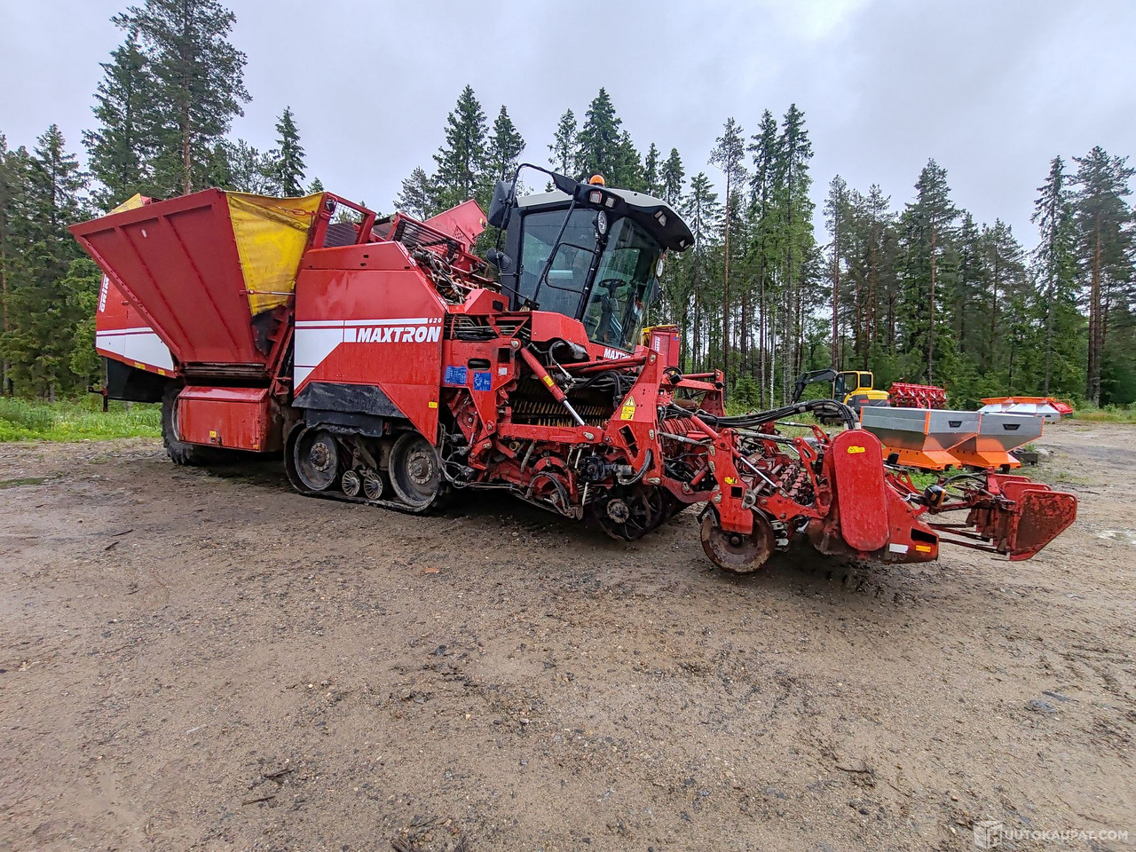 Grimme Maxtron 620 juurikkaannostokone, 2008, 6150H, Kristiinankaupunki - Poljoprivredni strojevi: slika Grimme Maxtron 620 juurikkaannostokone, 2008, 6150H, Kristiinankaupunki - Poljoprivredni strojevi Grimme Maxtron 620 juurikkaannostokone, 2008, 6150H, Kristiinankaupunki - Poljoprivredni strojevi: slika Grimme Maxtron 620 juurikkaannostokone, 2008, 6150H, Kristiinankaupunki - Poljoprivredni strojevi