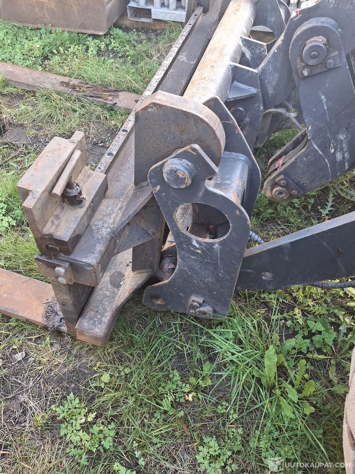 Pyöräkuormaaja Volvo L40 B, vuosimalli 2003, Nurmijärvi - Utovarivač na kotačima: slika  Pyöräkuormaaja Volvo L40 B, vuosimalli 2003, Nurmijärvi - Utovarivač na kotačima Pyöräkuormaaja Volvo L40 B, vuosimalli 2003, Nurmijärvi - Utovarivač na kotačima: slika  Pyöräkuormaaja Volvo L40 B, vuosimalli 2003, Nurmijärvi - Utovarivač na kotačima