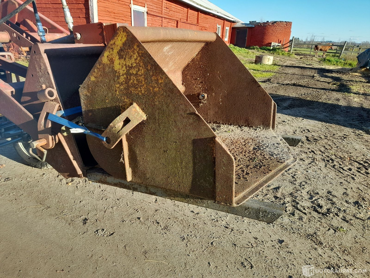 Traktor Traktori Valmet 504 1984 etukuormaajalla. Katso videot! MTK25, Forssa: slika Traktor Traktori Valmet 504 1984 etukuormaajalla. Katso videot! MTK25, Forssa
