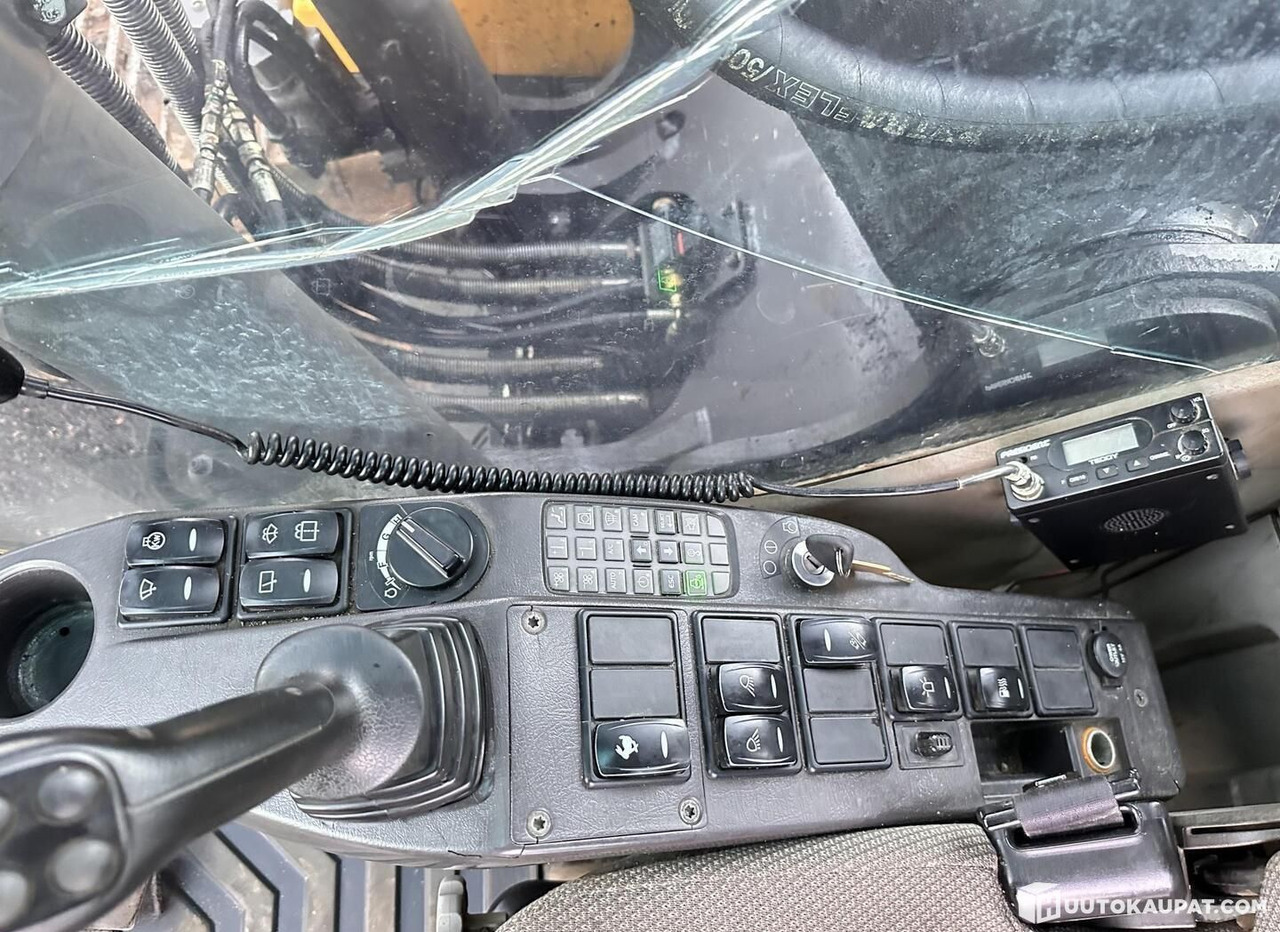 Bager gusjeničar Volvo EC210CL, tracked excavator with ripper bucket, 2007, Lahti: slika Bager gusjeničar Volvo EC210CL, tracked excavator with ripper bucket, 2007, Lahti