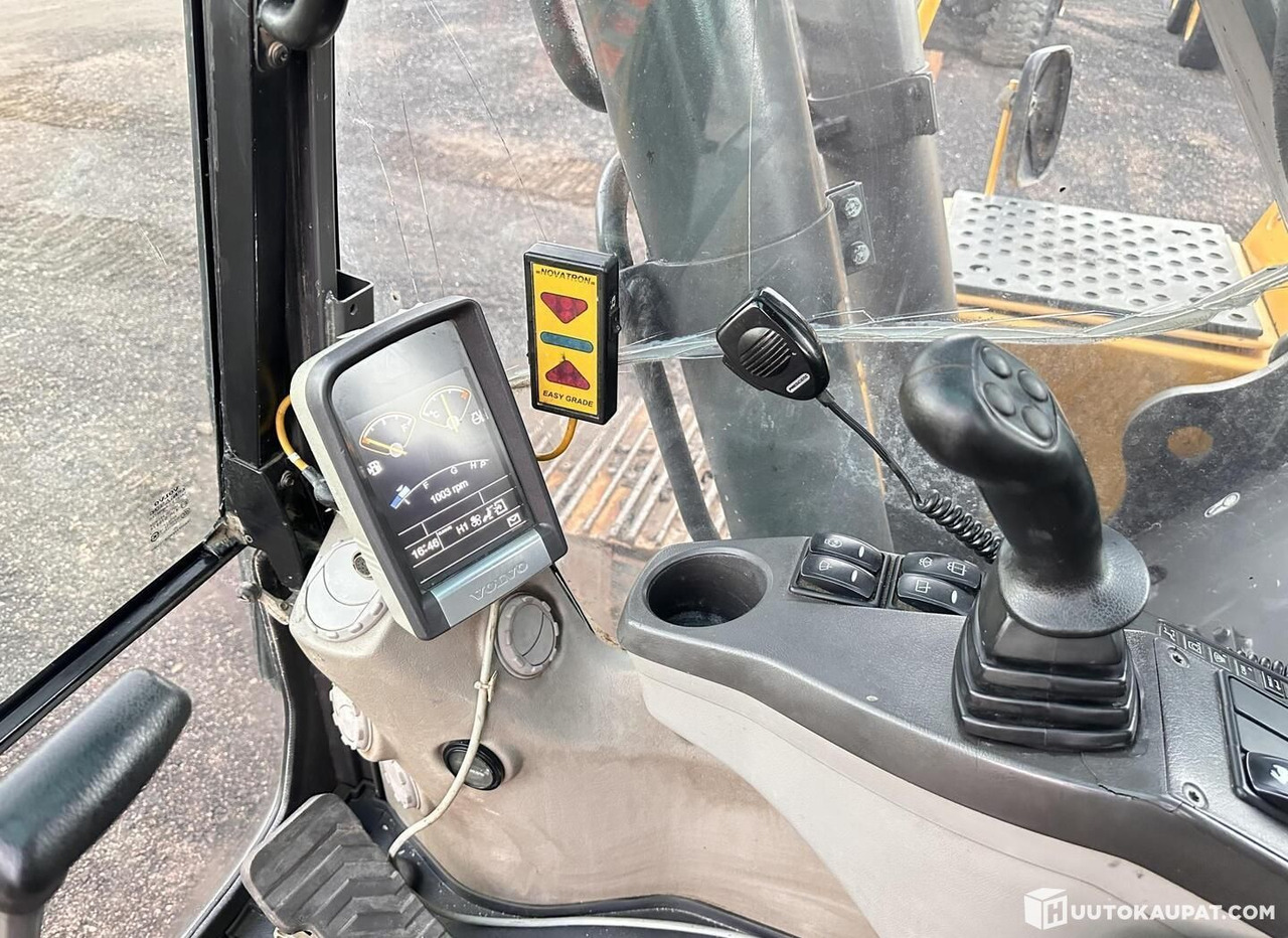 Bager gusjeničar Volvo EC210CL, tracked excavator with ripper bucket, 2007, Lahti: slika Bager gusjeničar Volvo EC210CL, tracked excavator with ripper bucket, 2007, Lahti