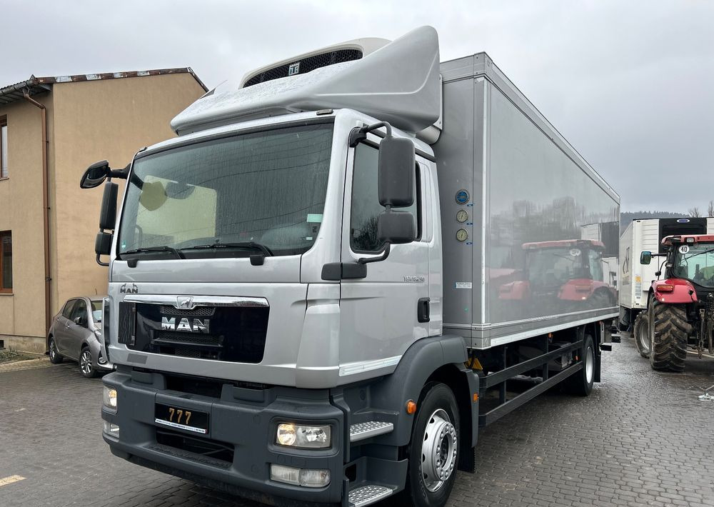 MAN TGM 18.290 TK 1200 R Spectrum THERMO King z Niemiec 8m / 20 palet / winda Klima / OKAZJA - Kamion hladnjača: slika MAN TGM 18.290 TK 1200 R Spectrum THERMO King z Niemiec 8m / 20 palet / winda Klima / OKAZJA - Kamion hladnjača MAN TGM 18.290 TK 1200 R Spectrum THERMO King z Niemiec 8m / 20 palet / winda Klima / OKAZJA - Kamion hladnjača: slika MAN TGM 18.290 TK 1200 R Spectrum THERMO King z Niemiec 8m / 20 palet / winda Klima / OKAZJA - Kamion hladnjača