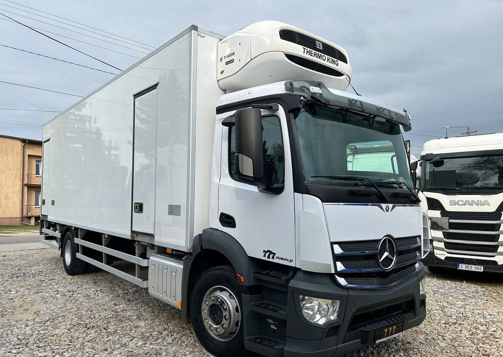 Mercedes-Benz Antos 1824 THERMO King DRZWI + winda + 2x drzwi boczne / 8.3m / z Holandii / KLIMA LEKKI / Axor man Tgm T1000-R - Kamion hladnjača: slika Mercedes-Benz Antos 1824 THERMO King DRZWI + winda + 2x drzwi boczne / 8.3m / z Holandii / KLIMA LEKKI / Axor man Tgm T1000-R - Kamion hladnjača Mercedes-Benz Antos 1824 THERMO King DRZWI + winda + 2x drzwi boczne / 8.3m / z Holandii / KLIMA LEKKI / Axor man Tgm T1000-R - Kamion hladnjača: slika Mercedes-Benz Antos 1824 THERMO King DRZWI + winda + 2x drzwi boczne / 8.3m / z Holandii / KLIMA LEKKI / Axor man Tgm T1000-R - Kamion hladnjača