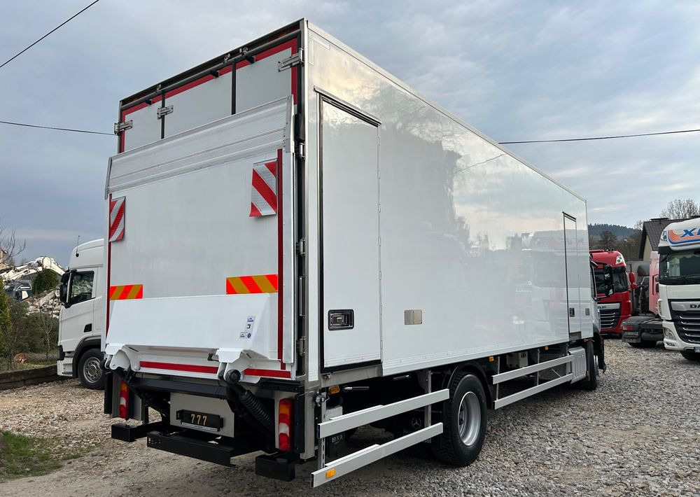 Mercedes-Benz Antos 1824 THERMO King DRZWI + winda + 2x drzwi boczne / 8.3m / z Holandii / KLIMA LEKKI / Axor man Tgm T1000-R - Kamion hladnjača: slika Mercedes-Benz Antos 1824 THERMO King DRZWI + winda + 2x drzwi boczne / 8.3m / z Holandii / KLIMA LEKKI / Axor man Tgm T1000-R - Kamion hladnjača Mercedes-Benz Antos 1824 THERMO King DRZWI + winda + 2x drzwi boczne / 8.3m / z Holandii / KLIMA LEKKI / Axor man Tgm T1000-R - Kamion hladnjača: slika Mercedes-Benz Antos 1824 THERMO King DRZWI + winda + 2x drzwi boczne / 8.3m / z Holandii / KLIMA LEKKI / Axor man Tgm T1000-R - Kamion hladnjača