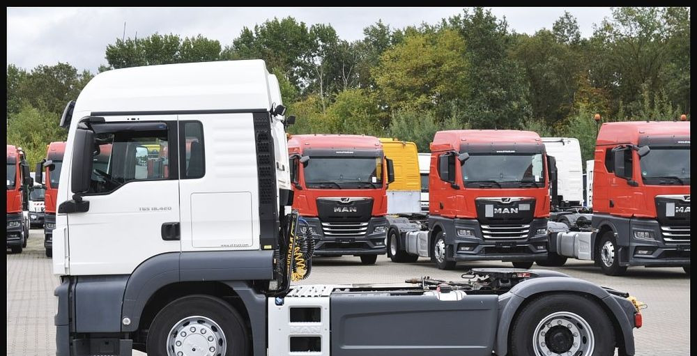 MAN TGS 18.420 2019 NAUKA JAZDY POLIFT ELKA AUTOMAT 4x2 STANDARD 315/70r22.5 SUPER STAN TGX 470 460 420 430 500 510 400 360 410 - Tegljač: slika MAN TGS 18.420 2019 NAUKA JAZDY POLIFT ELKA AUTOMAT 4x2 STANDARD 315/70r22.5 SUPER STAN TGX 470 460 420 430 500 510 400 360 410 - Tegljač MAN TGS 18.420 2019 NAUKA JAZDY POLIFT ELKA AUTOMAT 4x2 STANDARD 315/70r22.5 SUPER STAN TGX 470 460 420 430 500 510 400 360 410 - Tegljač: slika MAN TGS 18.420 2019 NAUKA JAZDY POLIFT ELKA AUTOMAT 4x2 STANDARD 315/70r22.5 SUPER STAN TGX 470 460 420 430 500 510 400 360 410 - Tegljač