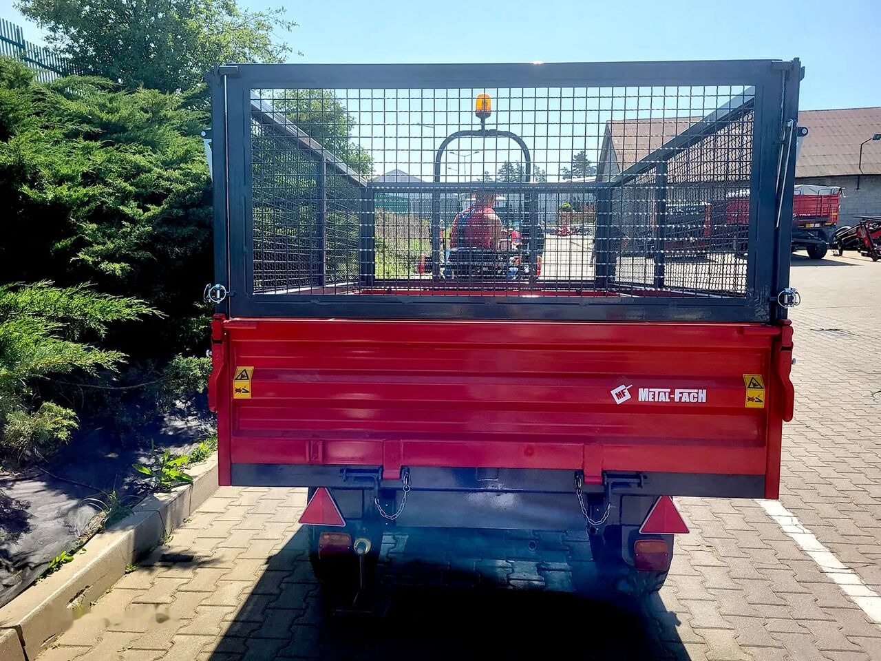 Metal-Fach T735A – 2,5t - Prikolica za poljoprivredna gospodarstva: slika Metal-Fach T735A – 2,5t - Prikolica za poljoprivredna gospodarstva Metal-Fach T735A – 2,5t - Prikolica za poljoprivredna gospodarstva: slika Metal-Fach T735A – 2,5t - Prikolica za poljoprivredna gospodarstva