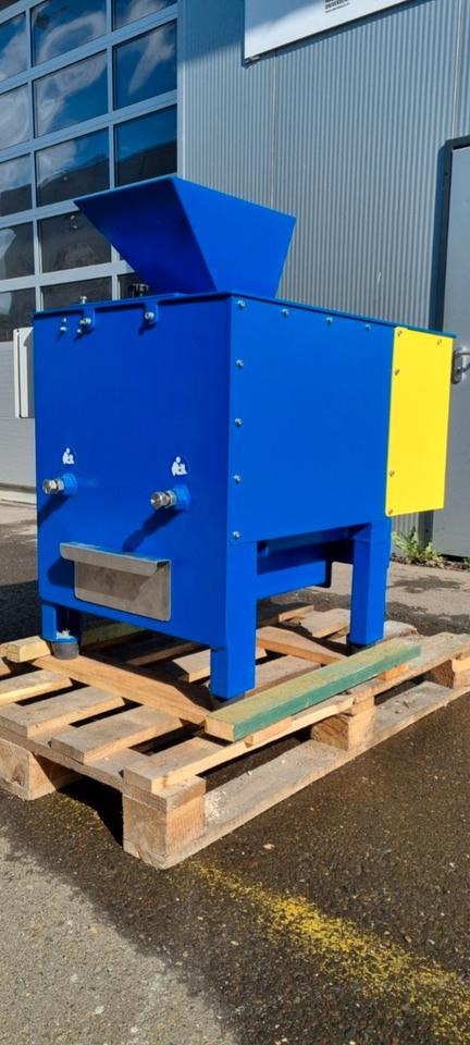 Labor WALZENBRECHER RC 200 - Drobilica: slika Labor WALZENBRECHER RC 200 - Drobilica Labor WALZENBRECHER RC 200 - Drobilica: slika Labor WALZENBRECHER RC 200 - Drobilica