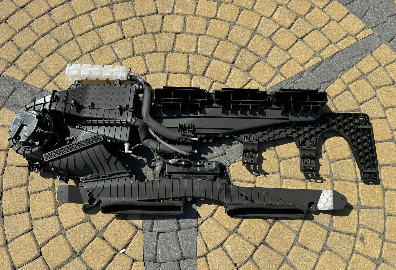 Mercedes-Benz ACTROS MP 4 truck - Dio klima uređaja za Kamion: slika Mercedes-Benz ACTROS MP 4 truck - Dio klima uređaja za Kamion Mercedes-Benz ACTROS MP 4 truck - Dio klima uređaja za Kamion: slika Mercedes-Benz ACTROS MP 4 truck - Dio klima uređaja za Kamion