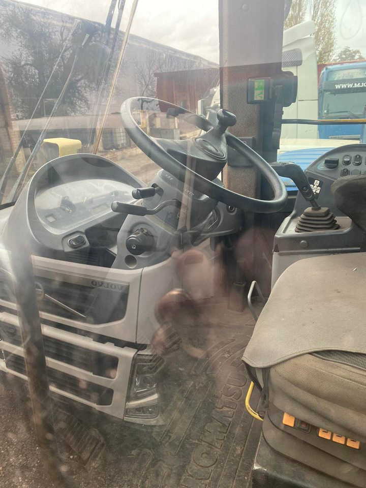 KOMATSU WA380-6 - Utovarivač na kotačima: slika KOMATSU WA380-6 - Utovarivač na kotačima KOMATSU WA380-6 - Utovarivač na kotačima: slika KOMATSU WA380-6 - Utovarivač na kotačima