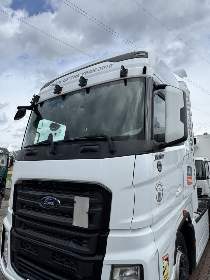 FORD F-MAX TRUCKS 500 - Kabina: slika FORD F-MAX TRUCKS 500 - Kabina FORD F-MAX TRUCKS 500 - Kabina: slika FORD F-MAX TRUCKS 500 - Kabina