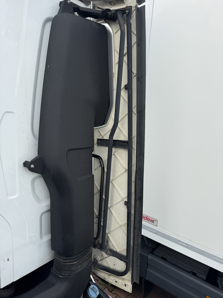 Ford F-Max Cargo - Kabina: slika Ford F-Max Cargo - Kabina Ford F-Max Cargo - Kabina: slika Ford F-Max Cargo - Kabina