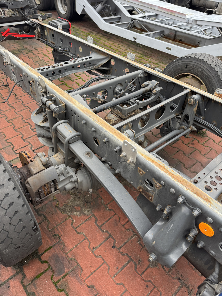 Mercedes Atego - Stražnja osovina: slika Mercedes Atego - Stražnja osovina Mercedes Atego - Stražnja osovina: slika Mercedes Atego - Stražnja osovina