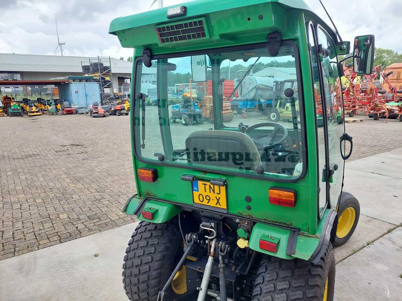 John Deere 2320 - Mali traktor: slika John Deere 2320 - Mali traktor John Deere 2320 - Mali traktor: slika John Deere 2320 - Mali traktor