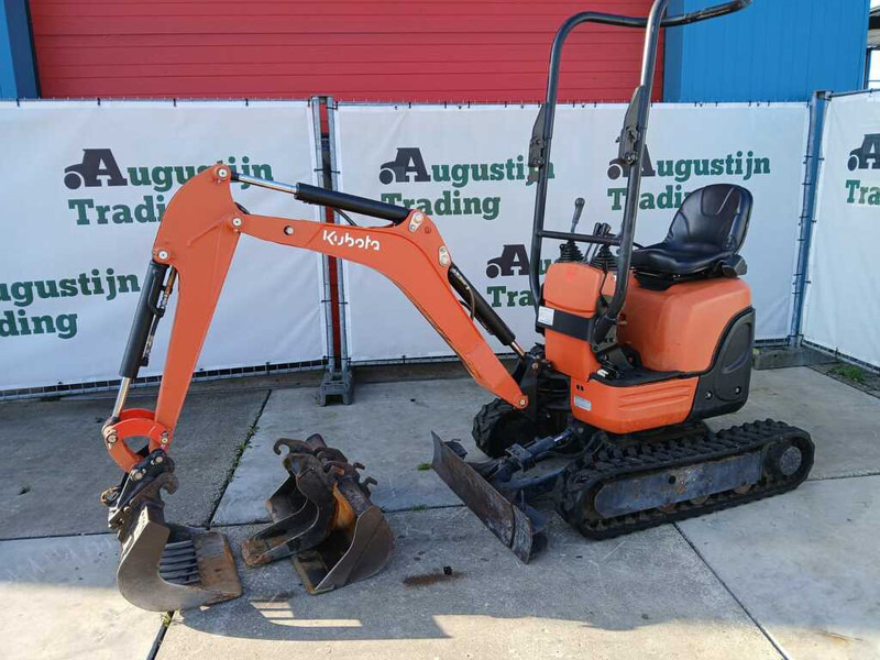 Kubota U10-3 - Mini bager: slika Kubota U10-3 - Mini bager Kubota U10-3 - Mini bager: slika Kubota U10-3 - Mini bager