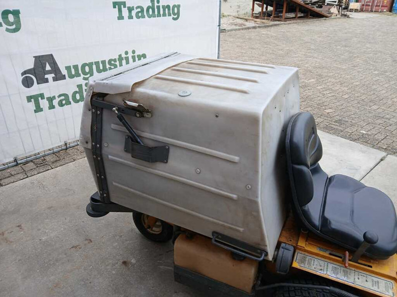 Walker 20 HP - Vrtna kosilica: slika Walker 20 HP - Vrtna kosilica Walker 20 HP - Vrtna kosilica: slika Walker 20 HP - Vrtna kosilica