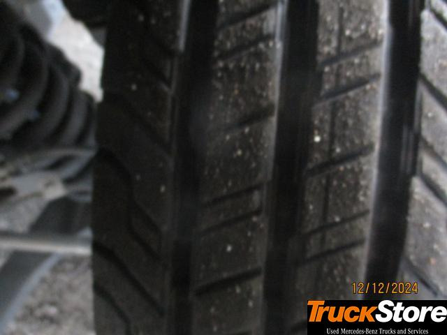 FUSO Canter 3C15 - Dostavno vozilo sa zatvorenim sandukom: slika FUSO Canter 3C15 - Dostavno vozilo sa zatvorenim sandukom FUSO Canter 3C15 - Dostavno vozilo sa zatvorenim sandukom: slika FUSO Canter 3C15 - Dostavno vozilo sa zatvorenim sandukom