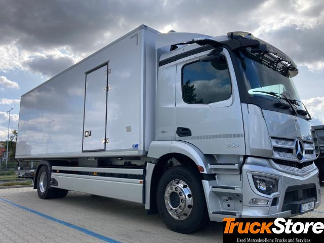 Mercedes-Benz eActros 300 L - Kamion hladnjača: slika Mercedes-Benz eActros 300 L - Kamion hladnjača Mercedes-Benz eActros 300 L - Kamion hladnjača: slika Mercedes-Benz eActros 300 L - Kamion hladnjača