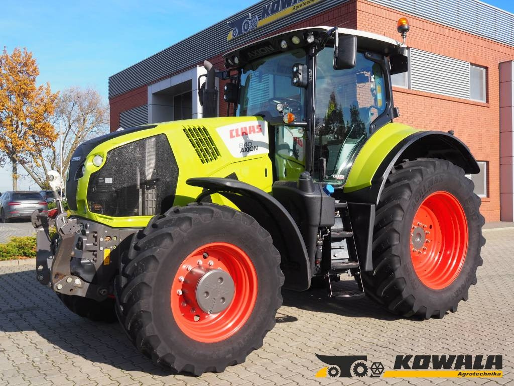 Claas Axion 840 CEBIS - Traktor: slika Claas Axion 840 CEBIS - Traktor Claas Axion 840 CEBIS - Traktor: slika Claas Axion 840 CEBIS - Traktor