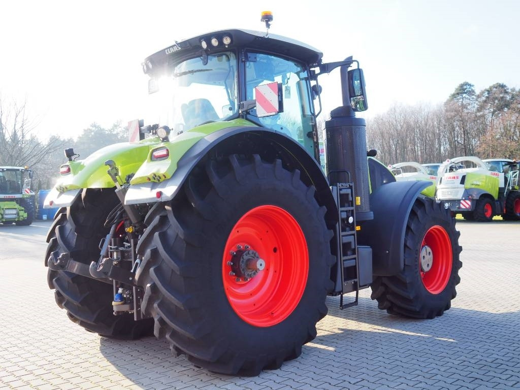Claas Axion 920 CMATIC, GPS, CEMIS 1200, PTO - Traktor: slika Claas Axion 920 CMATIC, GPS, CEMIS 1200, PTO - Traktor Claas Axion 920 CMATIC, GPS, CEMIS 1200, PTO - Traktor: slika Claas Axion 920 CMATIC, GPS, CEMIS 1200, PTO - Traktor