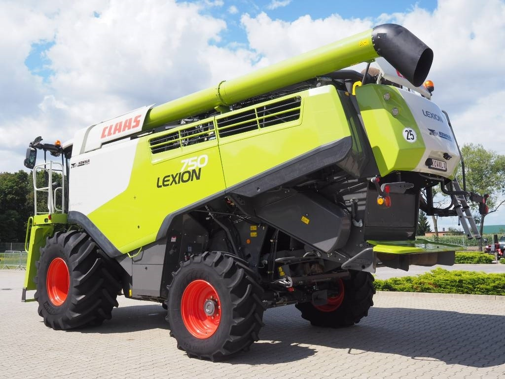 Claas Lexion 750 GPS + V770 - Kombajn za žetvu: slika Claas Lexion 750 GPS + V770 - Kombajn za žetvu Claas Lexion 750 GPS + V770 - Kombajn za žetvu: slika Claas Lexion 750 GPS + V770 - Kombajn za žetvu