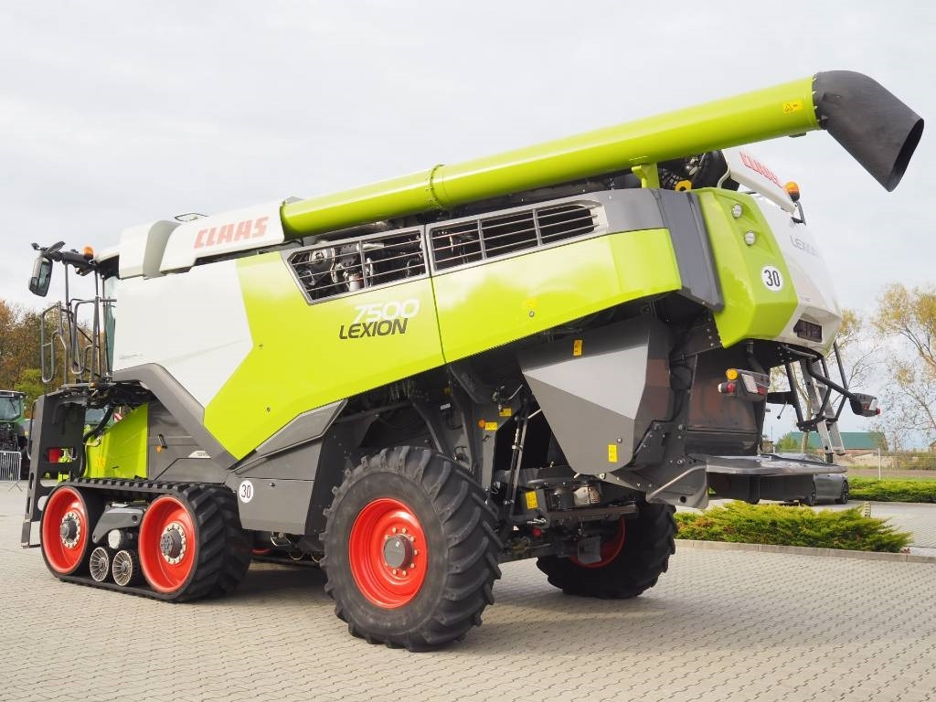 Claas Lexion 7500TT GPS + V930 - Kombajn za žetvu: slika Claas Lexion 7500TT GPS + V930 - Kombajn za žetvu Claas Lexion 7500TT GPS + V930 - Kombajn za žetvu: slika Claas Lexion 7500TT GPS + V930 - Kombajn za žetvu
