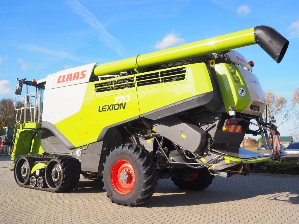 Claas Lexion 770TT 4x4 + V1200  - Kombajn za žetvu: slika Claas Lexion 770TT 4x4 + V1200  - Kombajn za žetvu Claas Lexion 770TT 4x4 + V1200  - Kombajn za žetvu: slika Claas Lexion 770TT 4x4 + V1200  - Kombajn za žetvu
