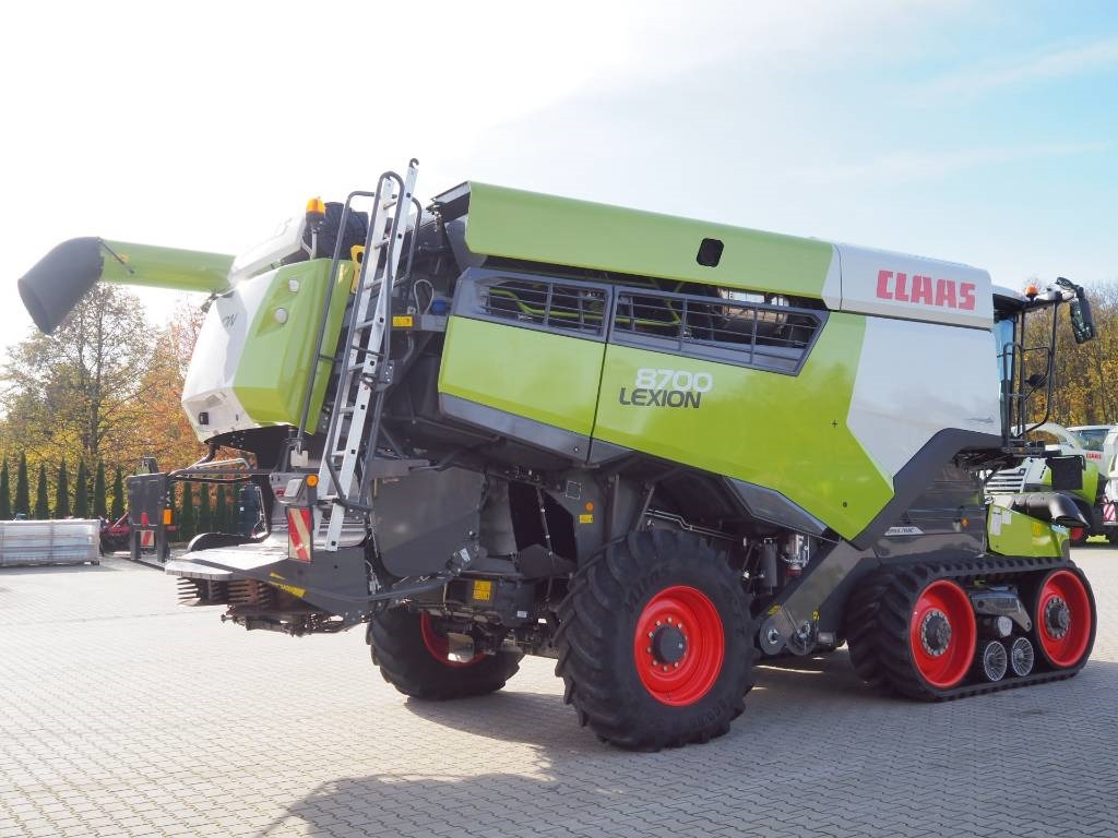 Claas Lexion 8700TT + V1080 2-stage threshing drum drive - Kombajn za žetvu: slika Claas Lexion 8700TT + V1080 2-stage threshing drum drive - Kombajn za žetvu Claas Lexion 8700TT + V1080 2-stage threshing drum drive - Kombajn za žetvu: slika Claas Lexion 8700TT + V1080 2-stage threshing drum drive - Kombajn za žetvu