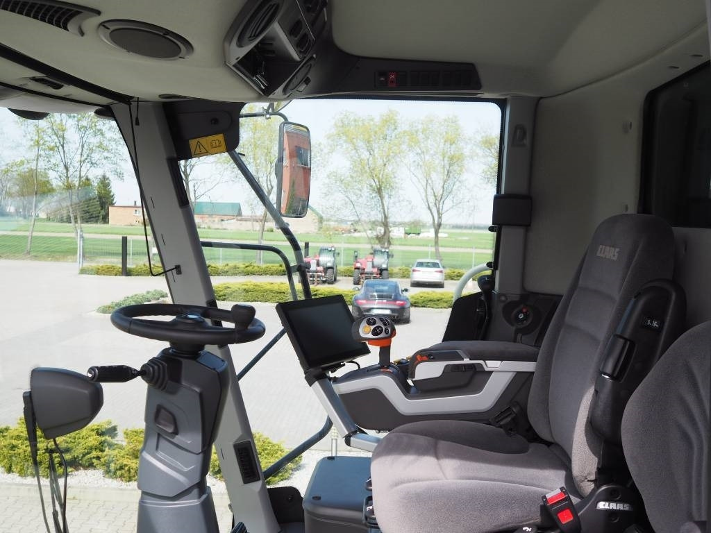 Claas Tucano 440 + V680 - Kombajn za žetvu: slika Claas Tucano 440 + V680 - Kombajn za žetvu Claas Tucano 440 + V680 - Kombajn za žetvu: slika Claas Tucano 440 + V680 - Kombajn za žetvu