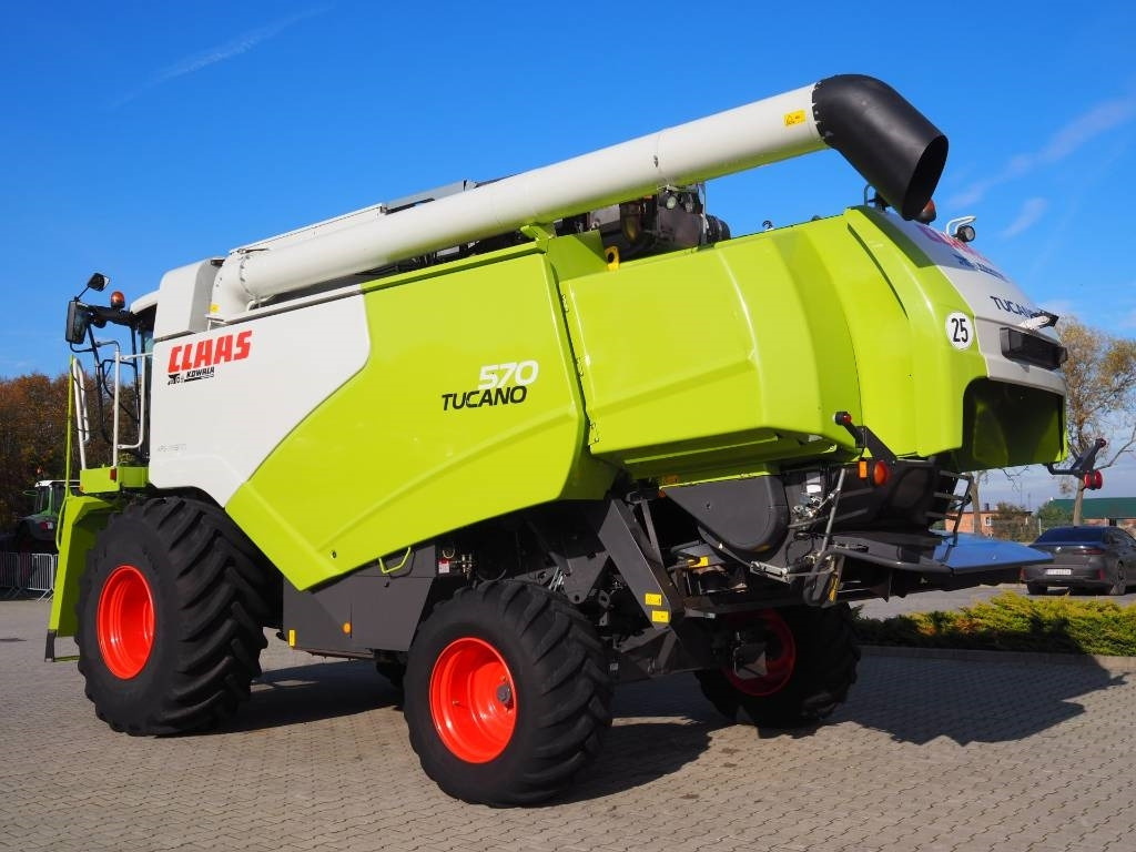 Claas Tucano 570 GPS + V770 - Kombajn za žetvu: slika Claas Tucano 570 GPS + V770 - Kombajn za žetvu Claas Tucano 570 GPS + V770 - Kombajn za žetvu: slika Claas Tucano 570 GPS + V770 - Kombajn za žetvu