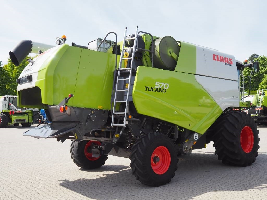 Claas Tucano 570 + V770 - Kombajn za žetvu: slika Claas Tucano 570 + V770 - Kombajn za žetvu Claas Tucano 570 + V770 - Kombajn za žetvu: slika Claas Tucano 570 + V770 - Kombajn za žetvu
