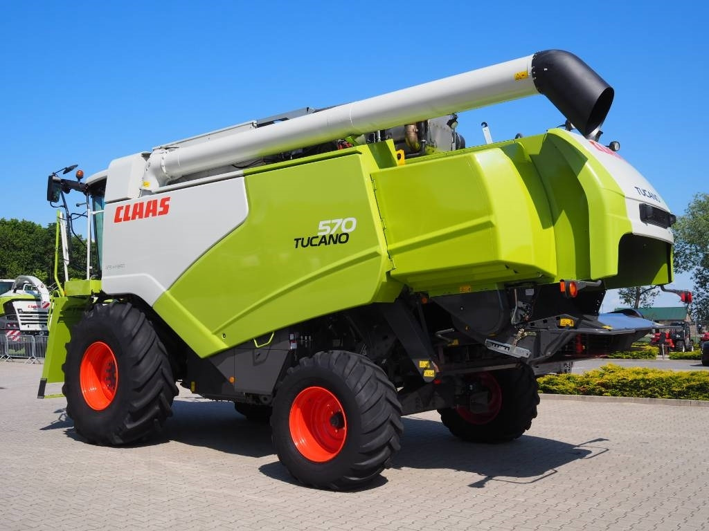 Claas Tucano 570 + V770 - Kombajn za žetvu: slika Claas Tucano 570 + V770 - Kombajn za žetvu Claas Tucano 570 + V770 - Kombajn za žetvu: slika Claas Tucano 570 + V770 - Kombajn za žetvu