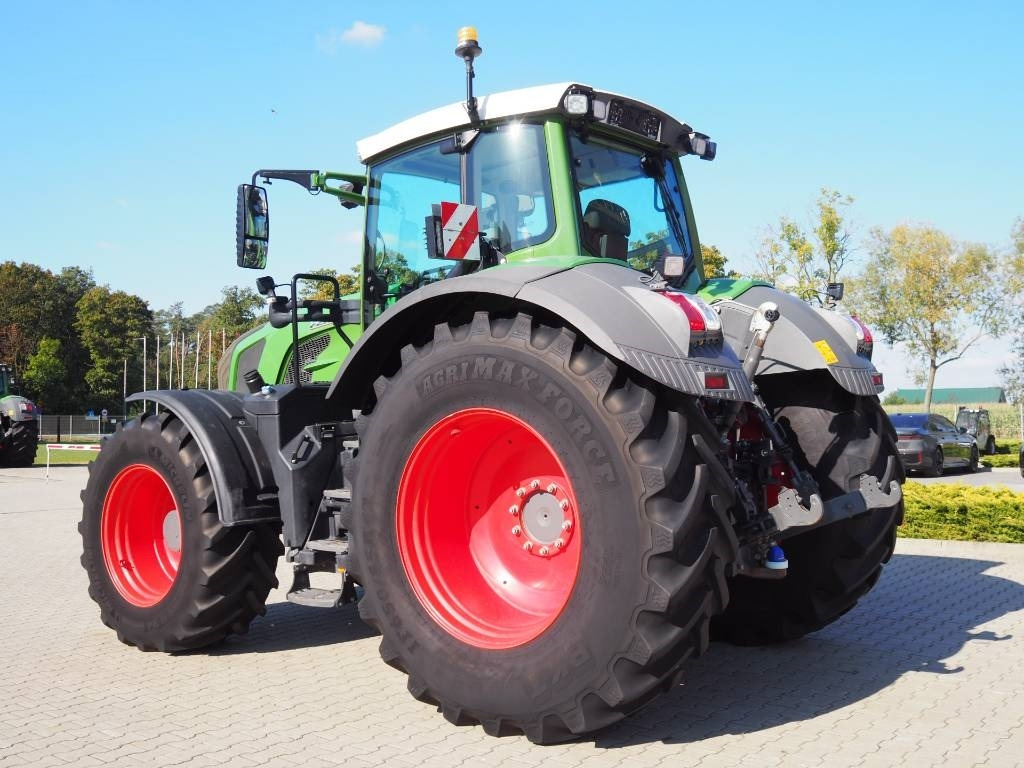 Fendt 824 Vario S4 ProfiPlus, GPS - Traktor: slika Fendt 824 Vario S4 ProfiPlus, GPS - Traktor Fendt 824 Vario S4 ProfiPlus, GPS - Traktor: slika Fendt 824 Vario S4 ProfiPlus, GPS - Traktor