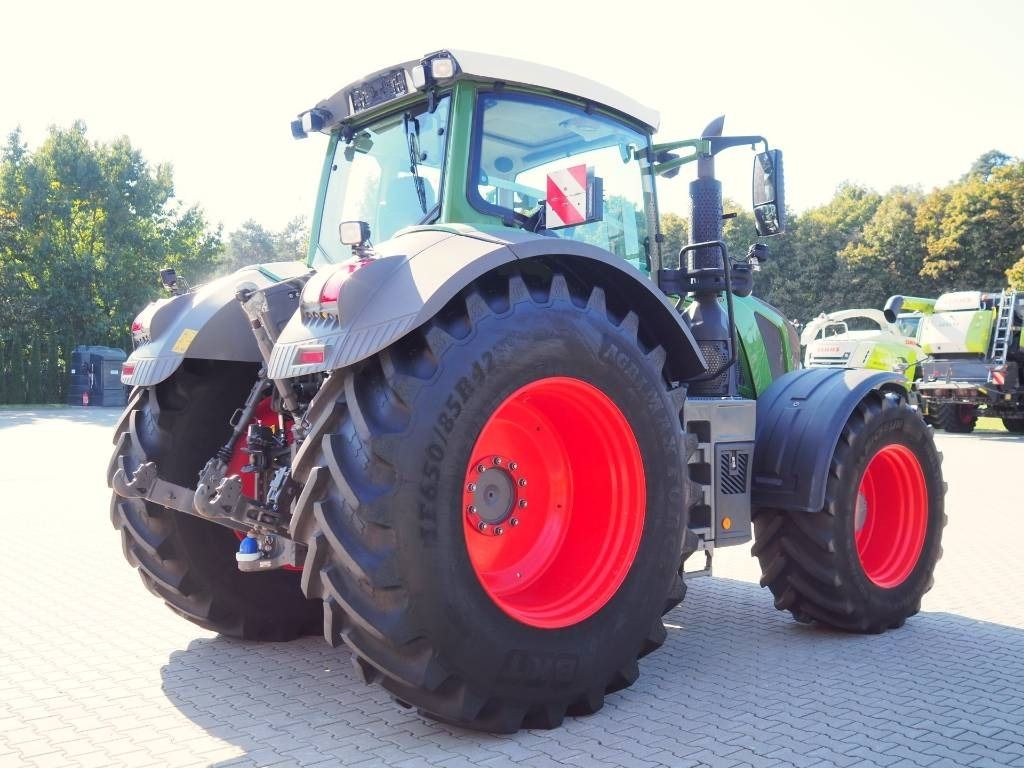 Fendt 824 Vario S4 ProfiPlus, GPS - Traktor: slika Fendt 824 Vario S4 ProfiPlus, GPS - Traktor Fendt 824 Vario S4 ProfiPlus, GPS - Traktor: slika Fendt 824 Vario S4 ProfiPlus, GPS - Traktor
